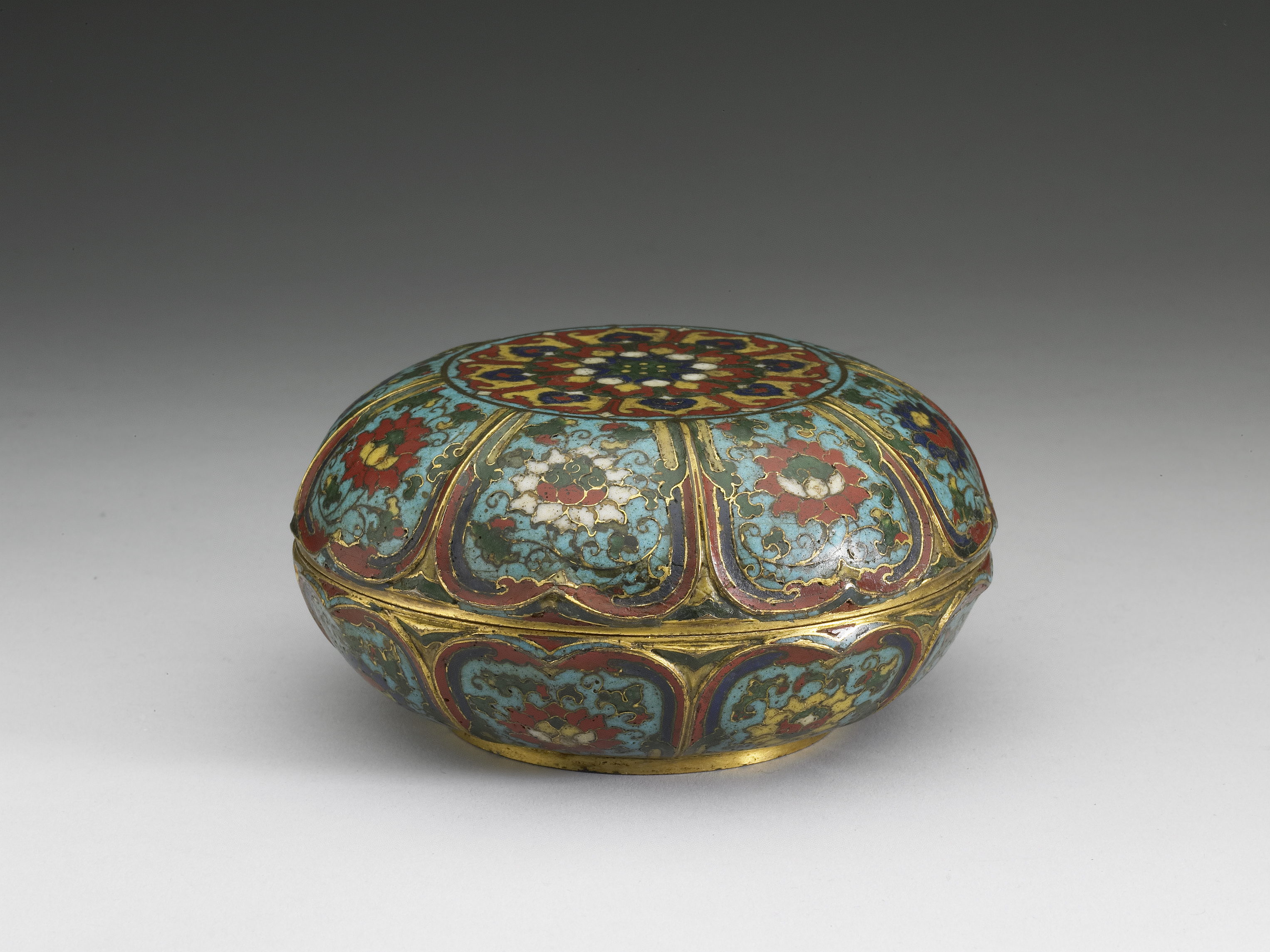 Filigree Cloisonné Box with Lotus Motif